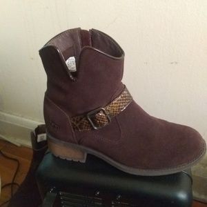 Brown suede UGG ankle boots embellished with 🐍